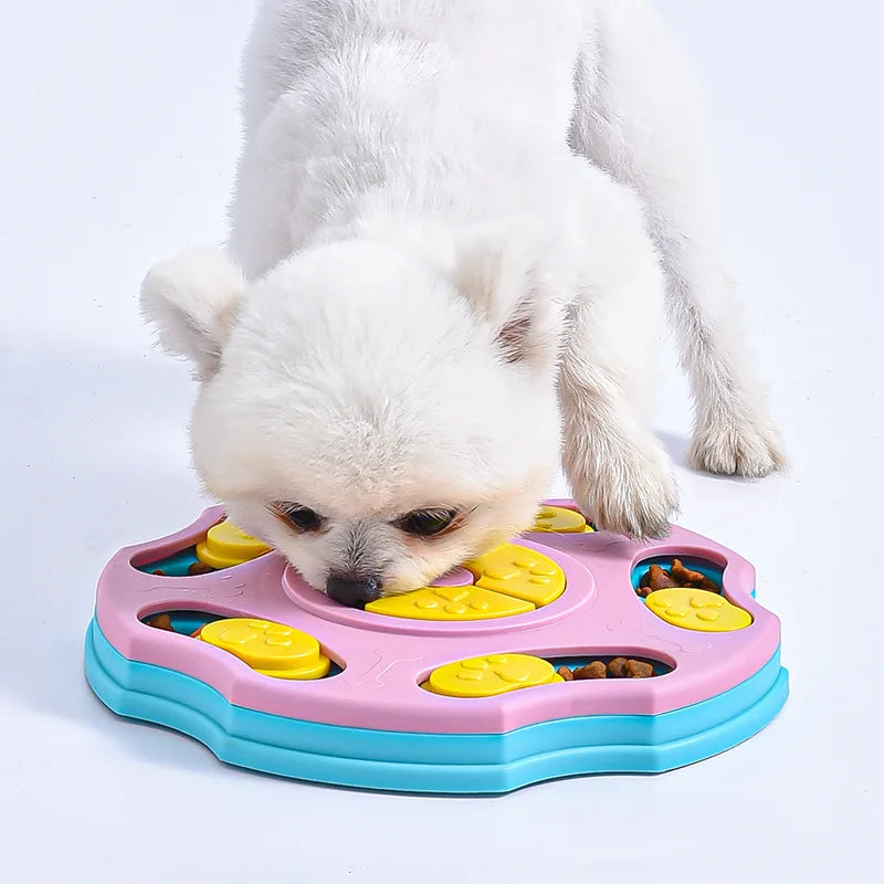 Tablero interactivo para perros con piezas deslizantes