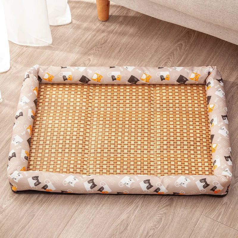 Cama de verano para mascotas con superficie tejida y apoyo