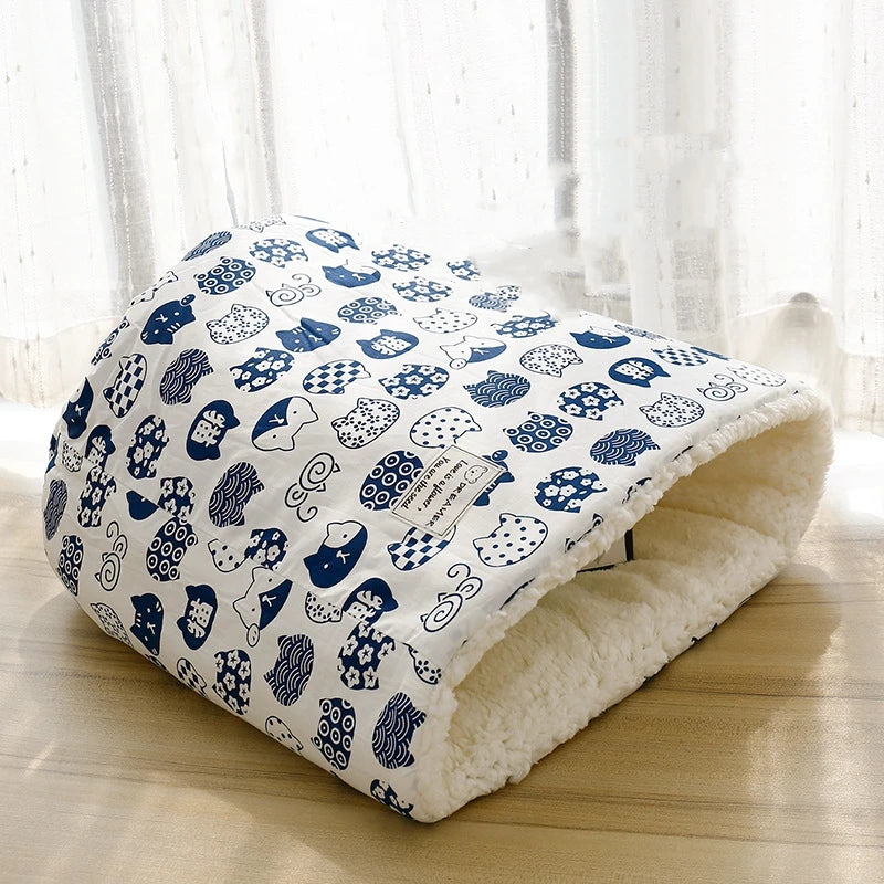 Cama tipo sobre de polar para gatos y perros pequeños