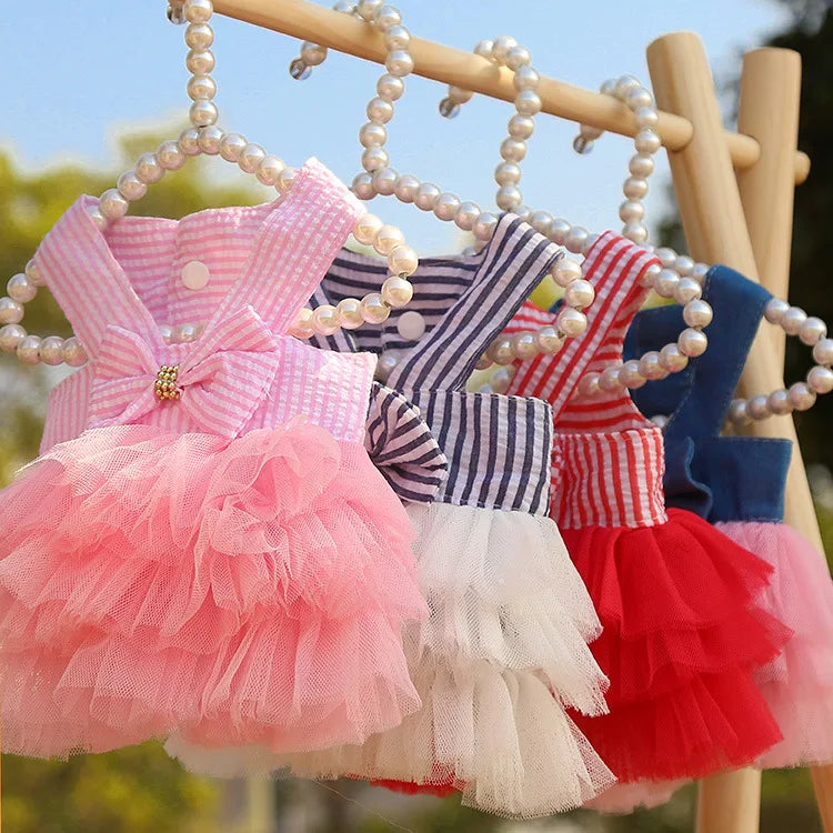 Vestido a rayas con tul para perros pequeños