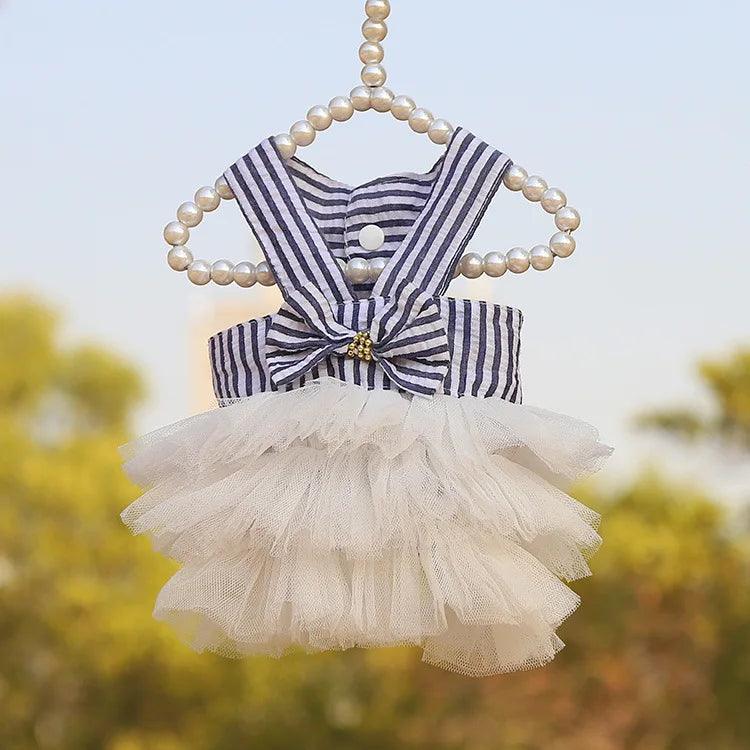 Vestido a rayas con tul para perros pequeños