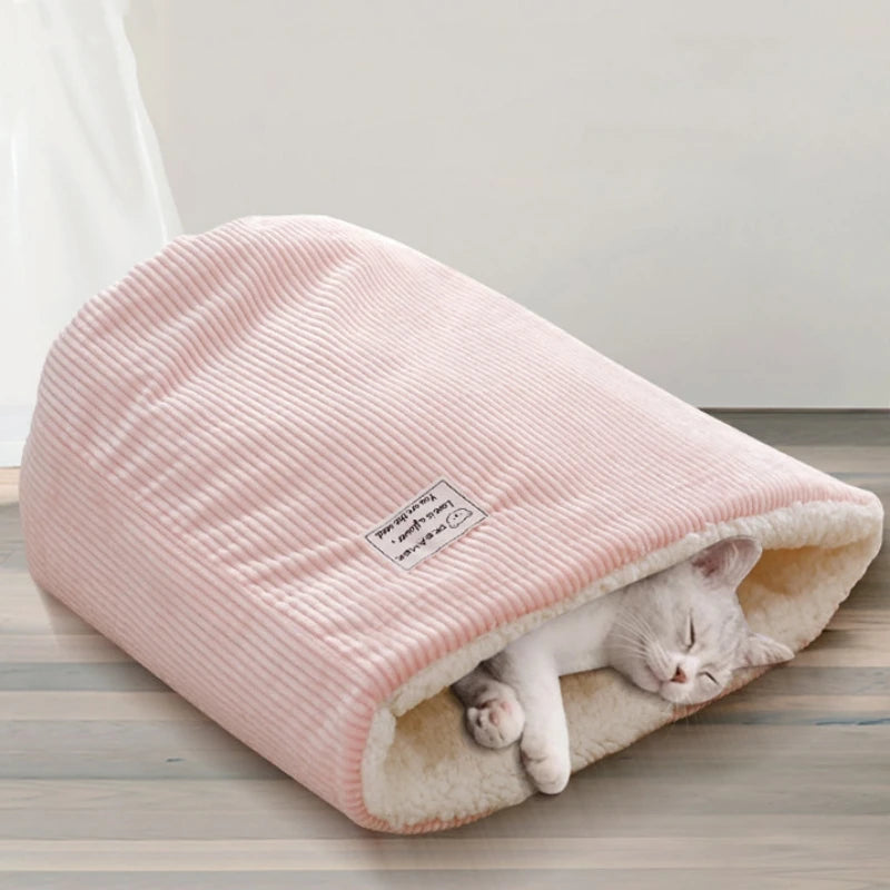 Cama tipo sobre de polar para gatos y perros pequeños