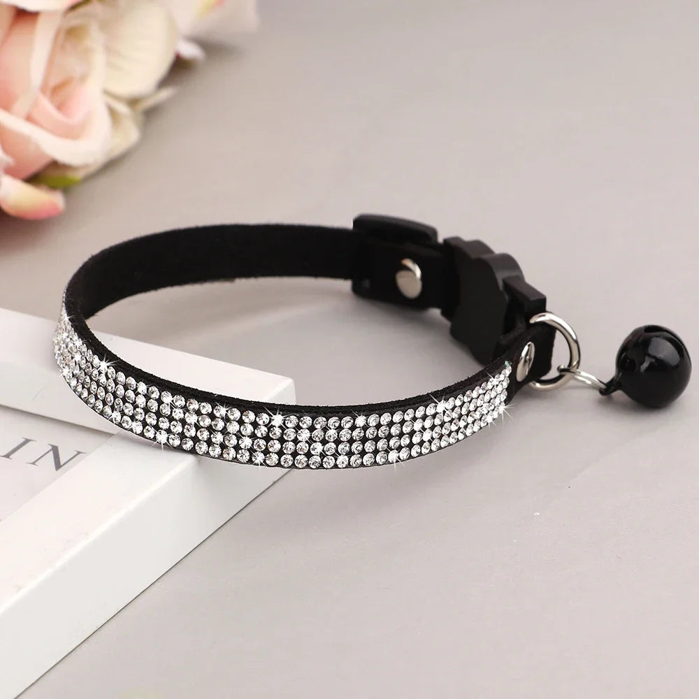 Collar para gatos con strass, cascabel y cierre de seguridad
