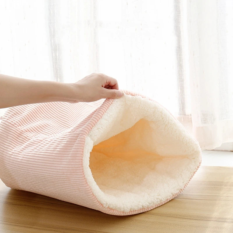 Cama tipo sobre de polar para gatos y perros pequeños