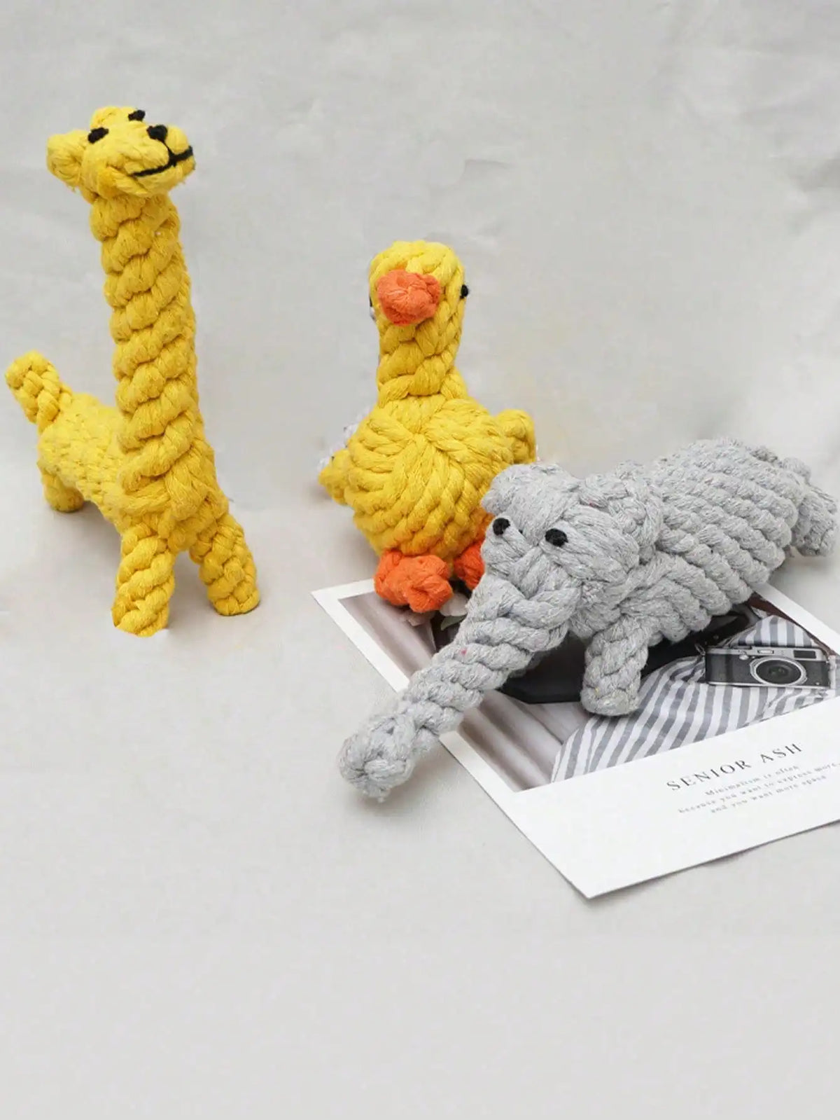 Juguete de soga tejida para perros con diseños de figuras