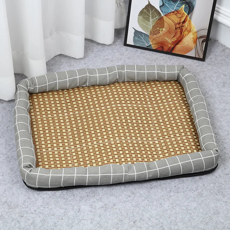 Cama de verano para mascotas con superficie tejida y apoyo