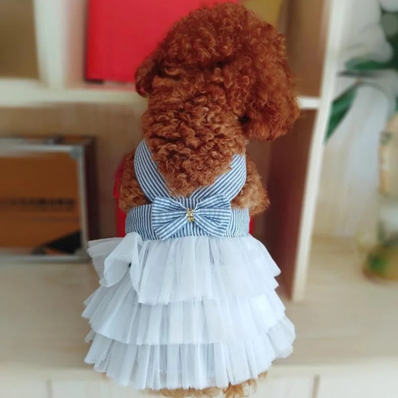 Vestido a rayas con tul para perros pequeños
