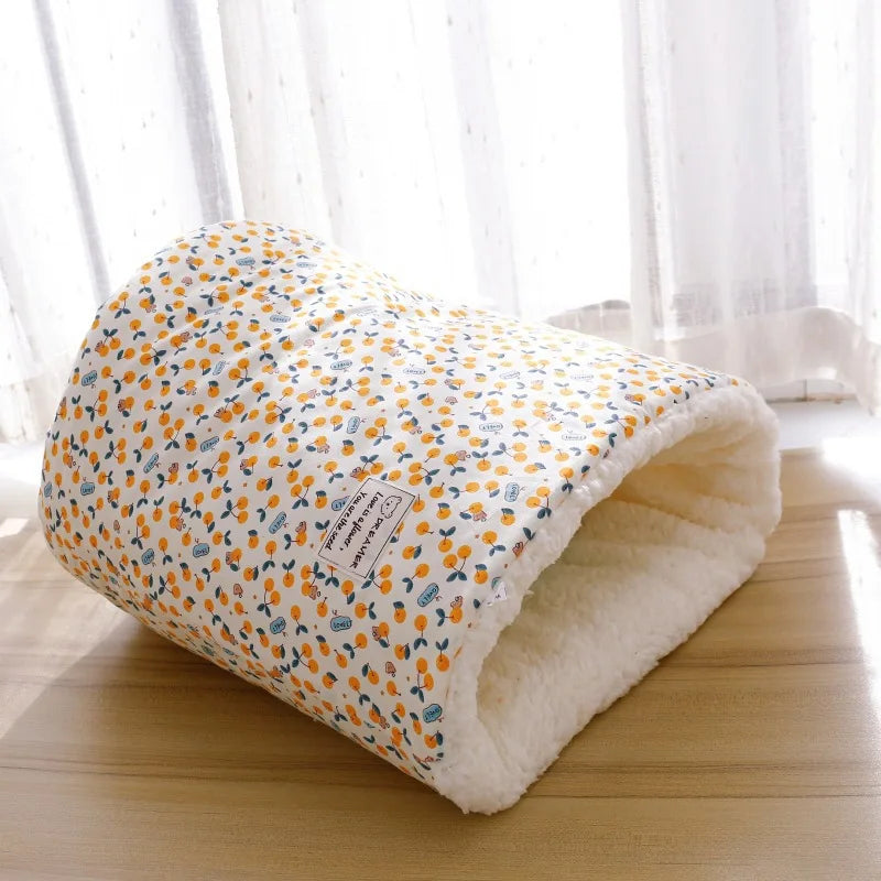 Cama tipo sobre de polar para gatos y perros pequeños
